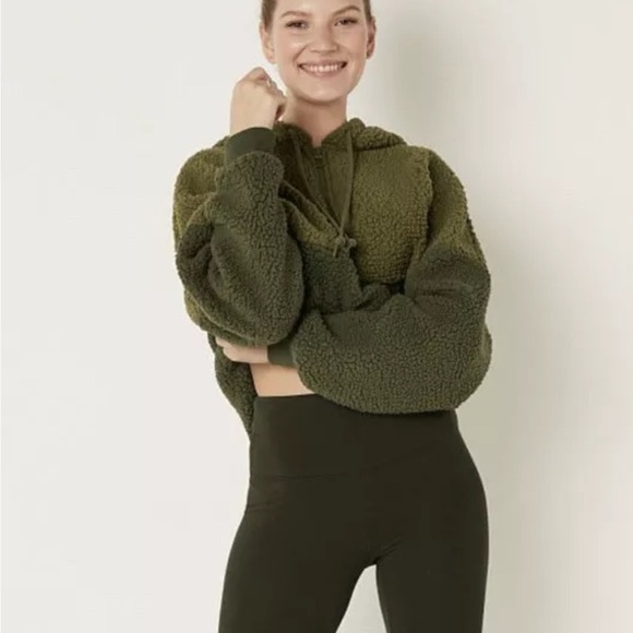 Pink Victoria Secret Sherpa Hoodie Pullover Half Zip Sweater, New with Tags - Picture 1 of 7